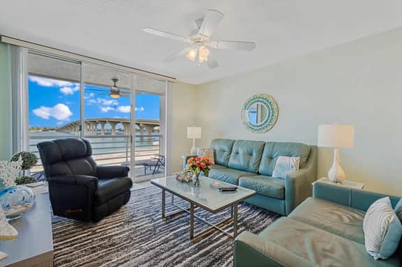 St Pete Isla Bahia Vista 7-203 2/2 Amazing View - Image 2