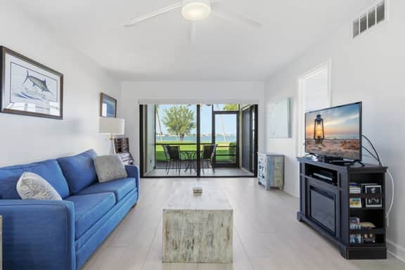 St Pete Isla Casa C-103 2/2 Bath Amazing View! - Image 2