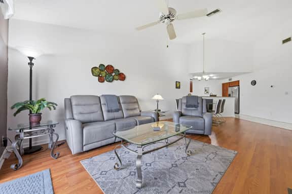 St Pete Vista Verde East 3-223 Spectacular Unit! - Image 3