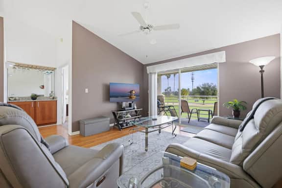 St Pete Vista Verde East 3-223 Spectacular Unit! - Image 4