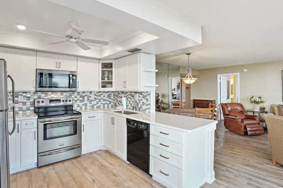 St. Pete Isla Del Sol Bahia J-408: 2BD/2BA - Image 5