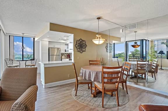 St. Pete Isla Del Sol Bahia J-408: 2BD/2BA - Image 3