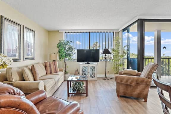 St. Pete Isla Del Sol Bahia J-408: 2BD/2BA - Image 2