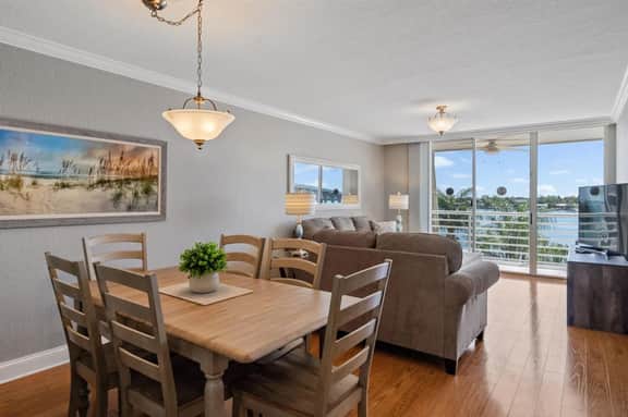 Stunning Bahia Vista Condo 8-410 - Image 4