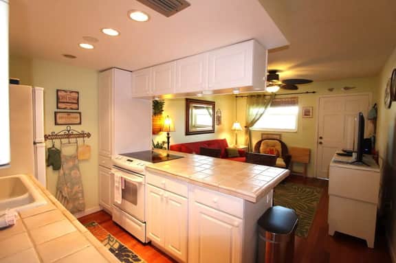 Sunset Cove: One-Bedroom in Treasure Island, Short - Image 5