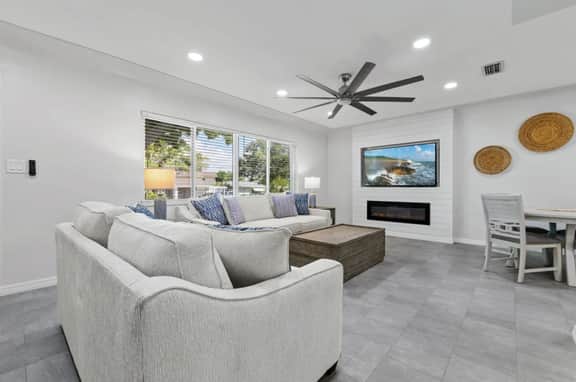 The Coastal Retreat: Modern 3BR Home with Beachy Charm - Image 4