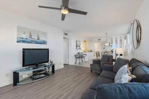Top Floor Corner Unit| Bahia Vista 8-509|2/2 - Image 3