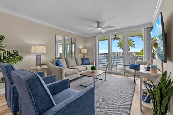 Waterfront Luxury 9-520 – Sunsets, Beach, Pool, Boat & Dolphin Views - Image 2
