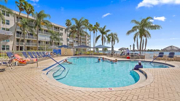 Waterfront Luxury 9-520 – Sunsets, Beach, Pool, Boat & Dolphin Views - Image 3