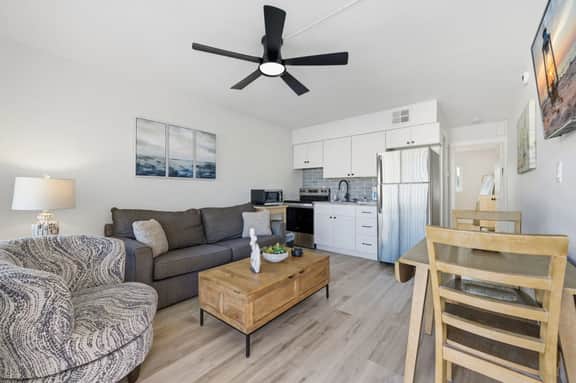 Your Madeira Beach Escape | Tropic Breeze 5 Condo with Pool & Beach Access - Image 2