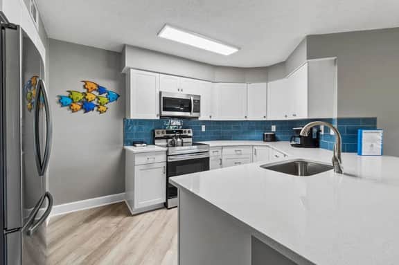 🏡 Vista Verde West • 1st Floor • Relaxing 2 Bedroom Pond View 6-136 - Image 4