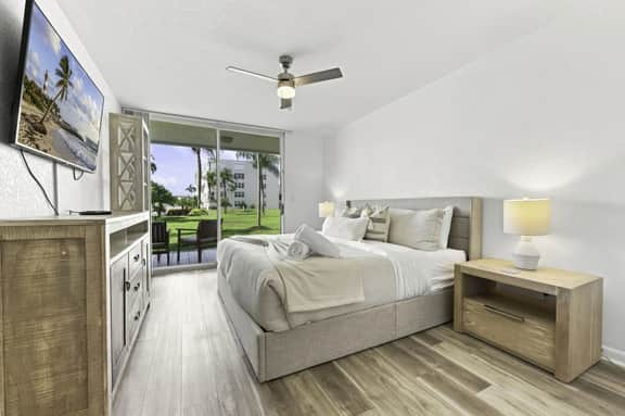 NEW Bayfront 2BR/2BA Ground-Floor Retreat at Isla Del Sol 12-146 - Image 2
