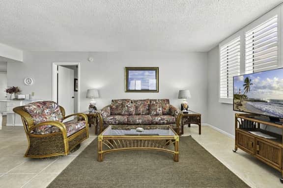 Bay Front Serenity: 4th Floor 2BD/2BA at Isla Del Sol P-406 - Image 4