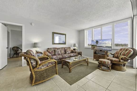 Bay Front Serenity: 4th Floor 2BD/2BA at Isla Del Sol P-406 - Image 3
