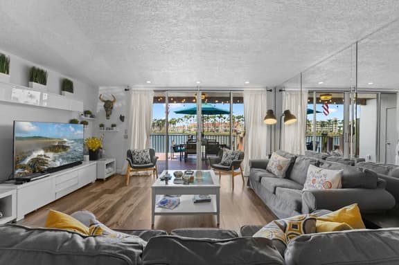 3 Bedroom Lake Front Townhouse - Absolute Gem Isla Del Sol - TH-10 - Image 1