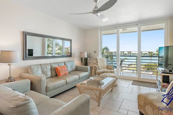Bahia Vista 12-442: 4th-Floor Isla Del Sol Condo with Bay & Don CeSar Views - Image 1