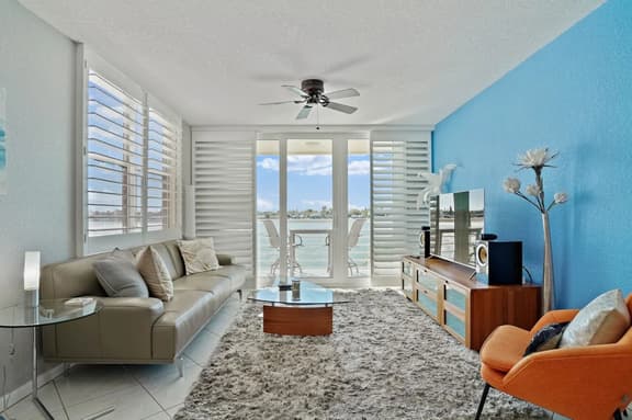 Bahia Vista 14-357: Beautifully Updated 2BD|2BA - Image 1
