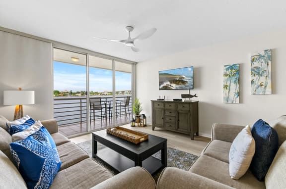 Bahia Vista Island Sunset Beauty 14-360: Your Front-Row Seat to Waterfront Living - Image 1