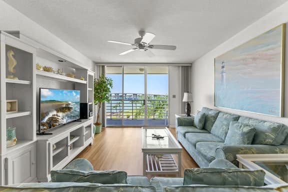 Bahia Vista Top Floor Bay Front 2 Bedroom 12-543 - Image 1