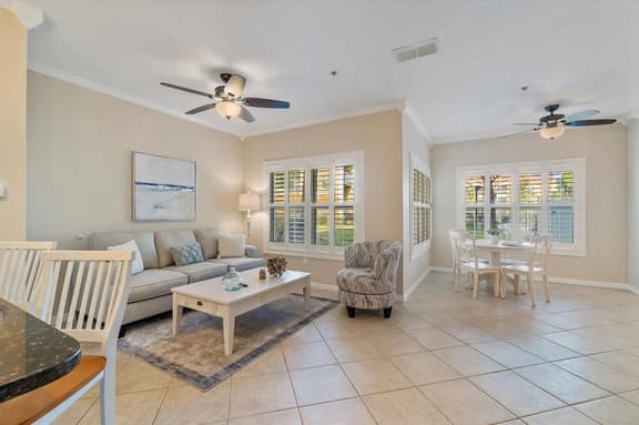 Beachway One Bedroom Paradise: Your Tranquil - Image 1