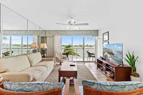 Club Bahia 15-370 Bay Front Isla Del Sol 2 Bed - Image 1