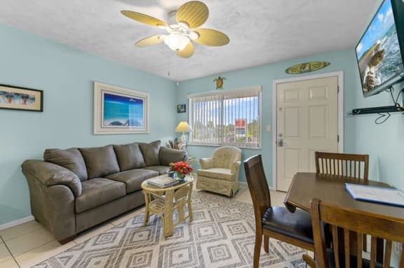Cozy 1-Bdrm Madeira Beach – Tropic Breeze #11 Pool Access & Walk to Beach - Image 1