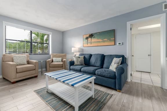 Friendly Native Retreat: 2BD|1BR| Walk to Beach! - Image 1