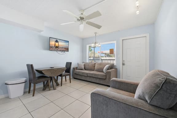 Madeira Beach| Tropic Breeze Unit 6| Ground Floor| - Image 1