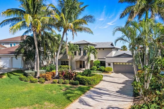 Peaceful Haven| Waterfront Home|Tierra Verde - Image 1