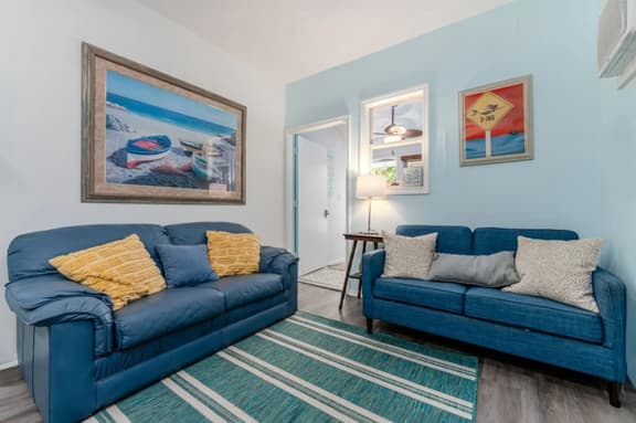 Rock Lobster 1 | Cozy Beach Cottage Steps from Treasure Island Beach & John’s Pass - Image 1