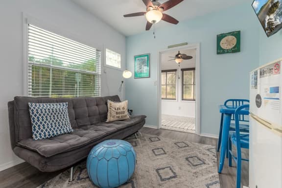 Rock Lobster 2 | Beachside Cottage in Treasure Island FL – Steps to Beach & John’s Pass - Image 1
