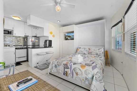 Sea Rocket 24: Second Floor Beachside Retreat - Image 1
