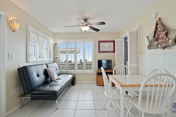 Sea Rocket 6: Beachfront Beauty in North - Image 1