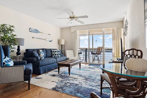 St Pete Isla Bahia Vista 14-562 2/2 Amazing View! - Image 1