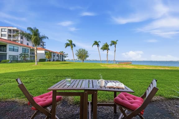 St Pete Isla Casa C-103 2/2 Bath Amazing View! - Image 1