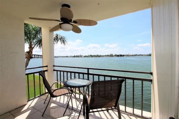 St Pete Isla Del Sol Casa G-207 Bay Front 2/2 - Image 1
