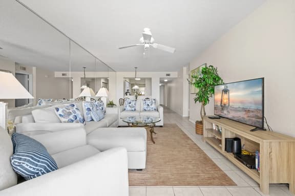 St. Pete Isla Bahia Vista 12-343: 2BD/2BA - Image 1