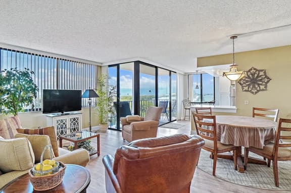 St. Pete Isla Del Sol Bahia J-408: 2BD/2BA - Image 1