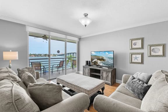 Stunning Bahia Vista Condo 8-410 - Image 1