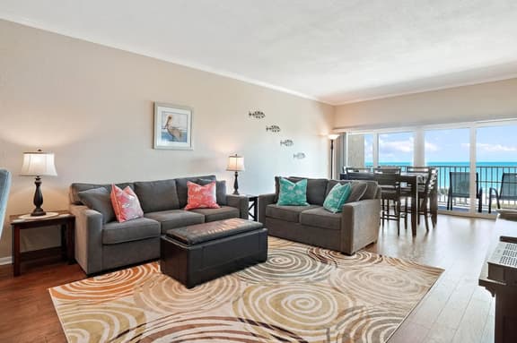 Stunning Gulf-Front 3BR Condo in Redington Shores – Pool, Balcony & Pet-Friendly - Image 1