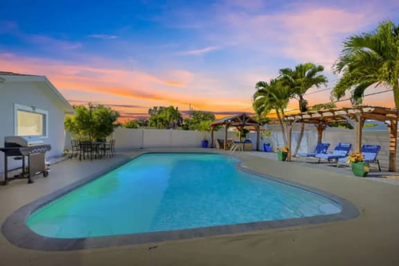 Sunny Seminole Escape with Private Pool Family-Friendly 4-Bedroom Home - Image 1