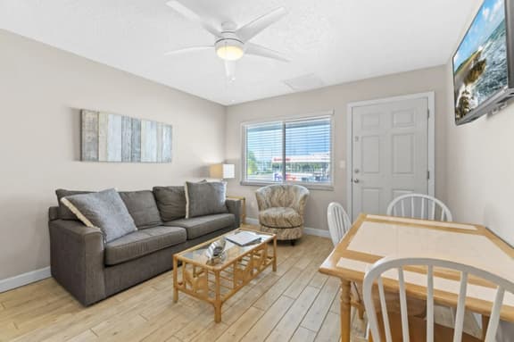 Tropic Breeze Unit 15 - Cozy 2nd Floor Condo in Madeira Beach - Image 1