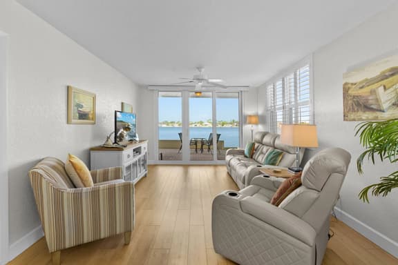 Waterfront Bliss at Bahia Vista 15-172 – Stunning Bay Views! - Image 1