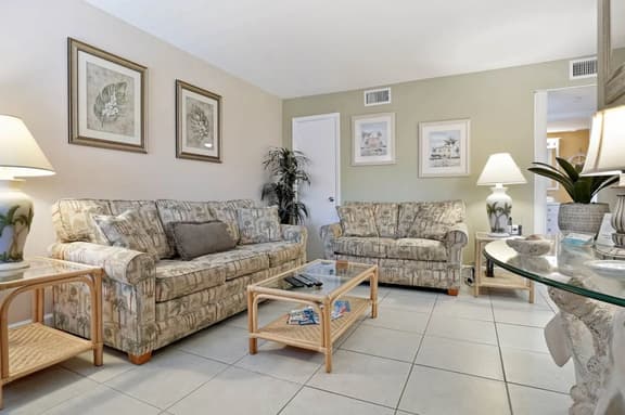 Waves 16: Chic 1BR Condo Steps from St. Pete Beach with Pool Access - Image 1