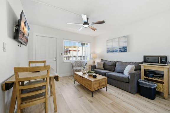 Your Madeira Beach Escape | Tropic Breeze 5 Condo with Pool & Beach Access - Image 1